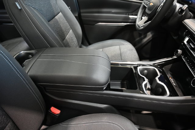 New 2027 Chevrolet Traverse LT w/ LPO, Floor Liner Package FWD image 20