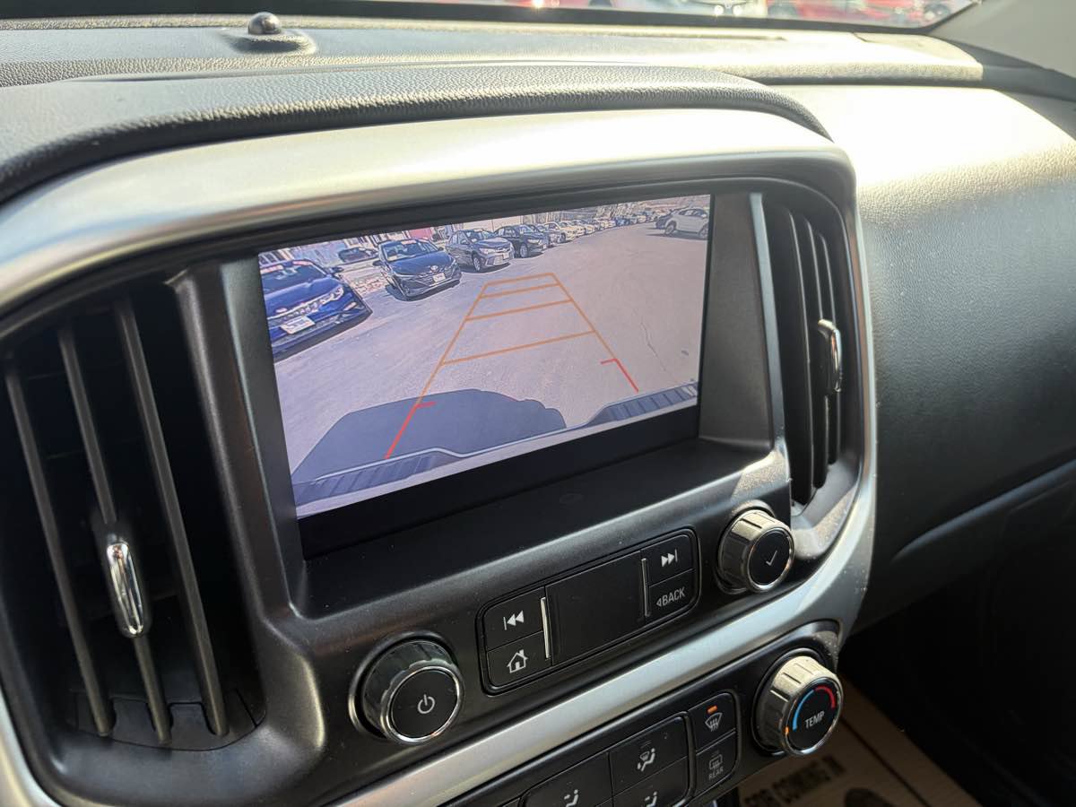 Used 2020 Chevrolet Colorado LT w/ Safety Package AWD/4WD image 13
