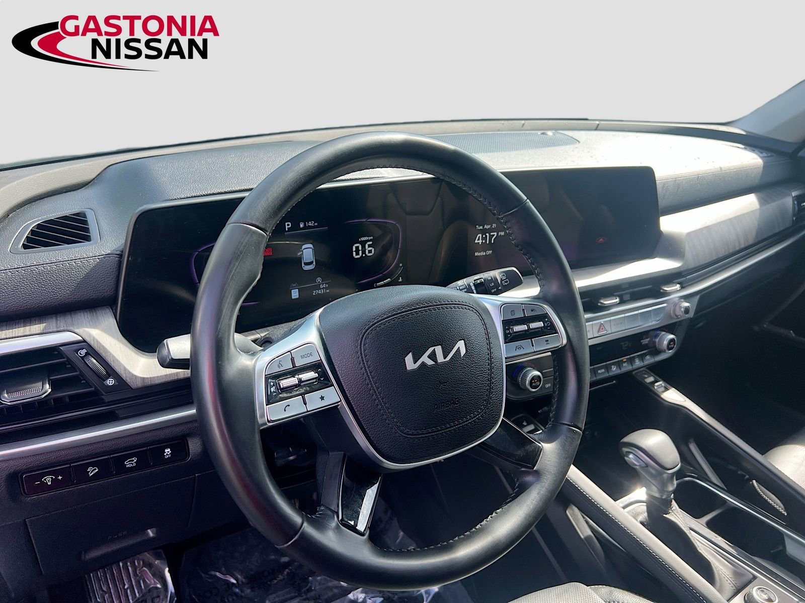 Used 2023 Kia Telluride EX w/ EX Captain's Chair Package image 11