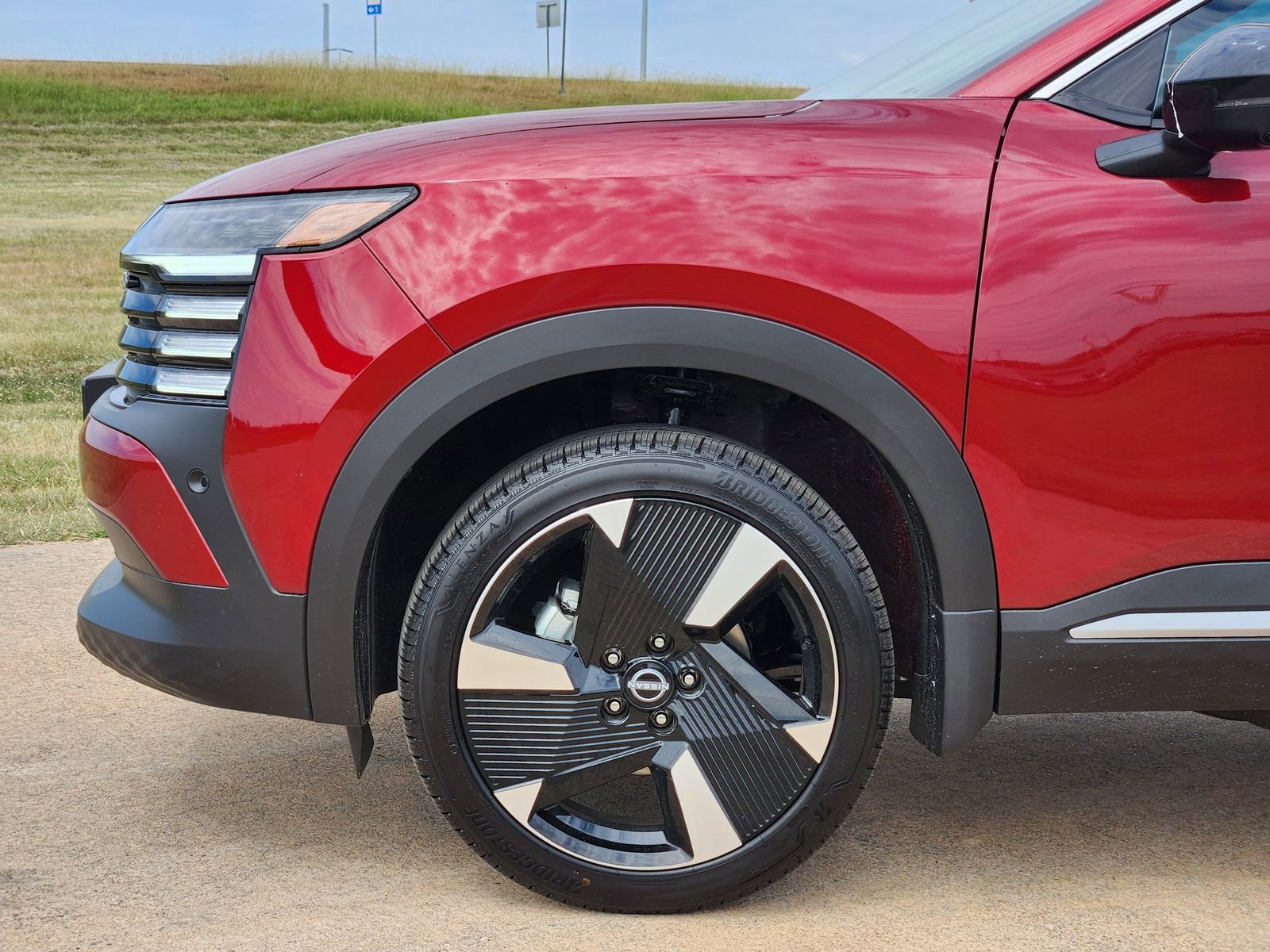 New 2026 Nissan Kicks SR image 10