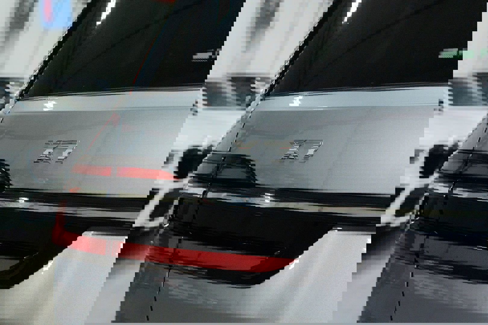 Used 2023 BMW X7 M60i image 9