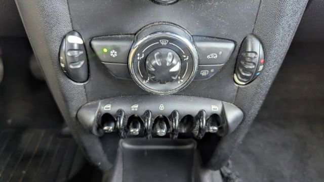 Used 2012 MINI Cooper Convertible FWD image 30