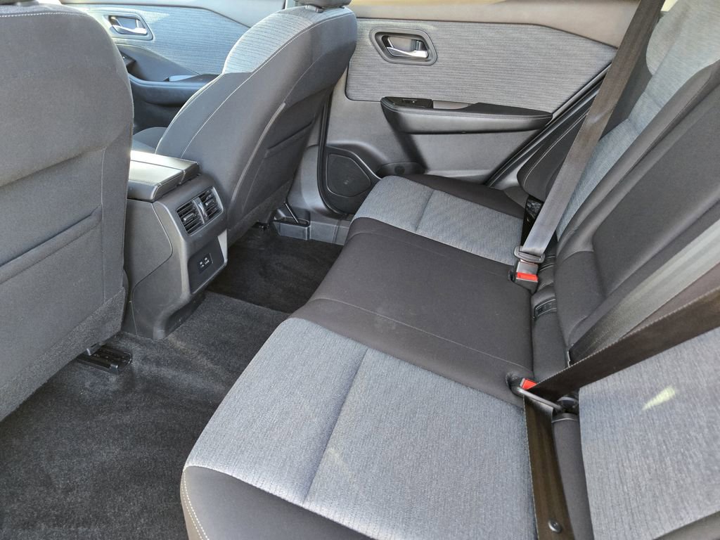 Used 2022 Nissan Rogue SV image 28