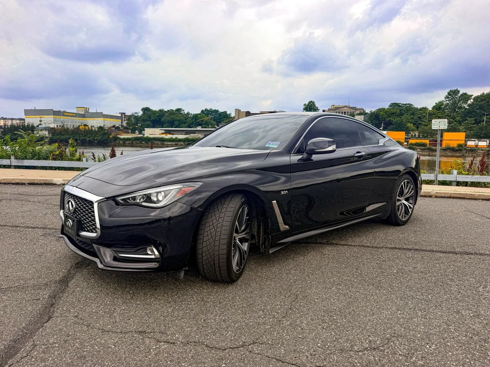 Used 2018 INFINITI Q60 3.0t Luxe AWD/4WD image 2