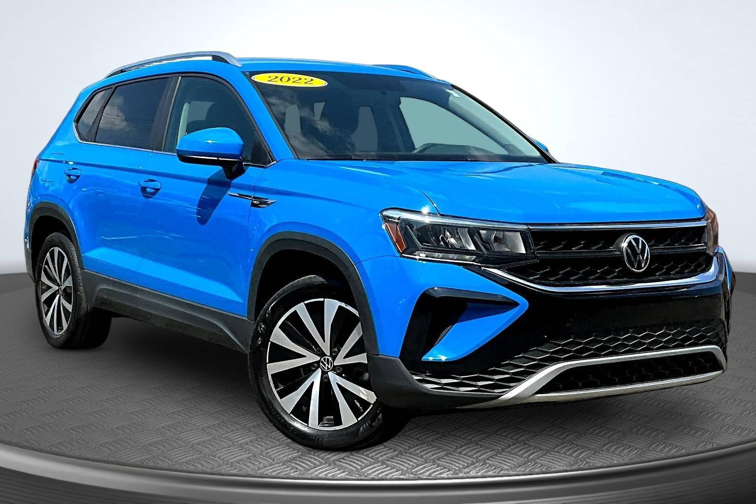 Used 2022 Volkswagen Taos SE AWD/4WD image 2
