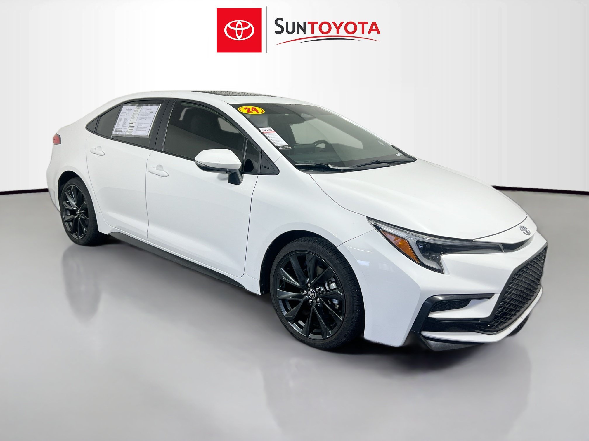 Used 2024 Toyota Corolla SE w/ SE Premium Package FWD image 1