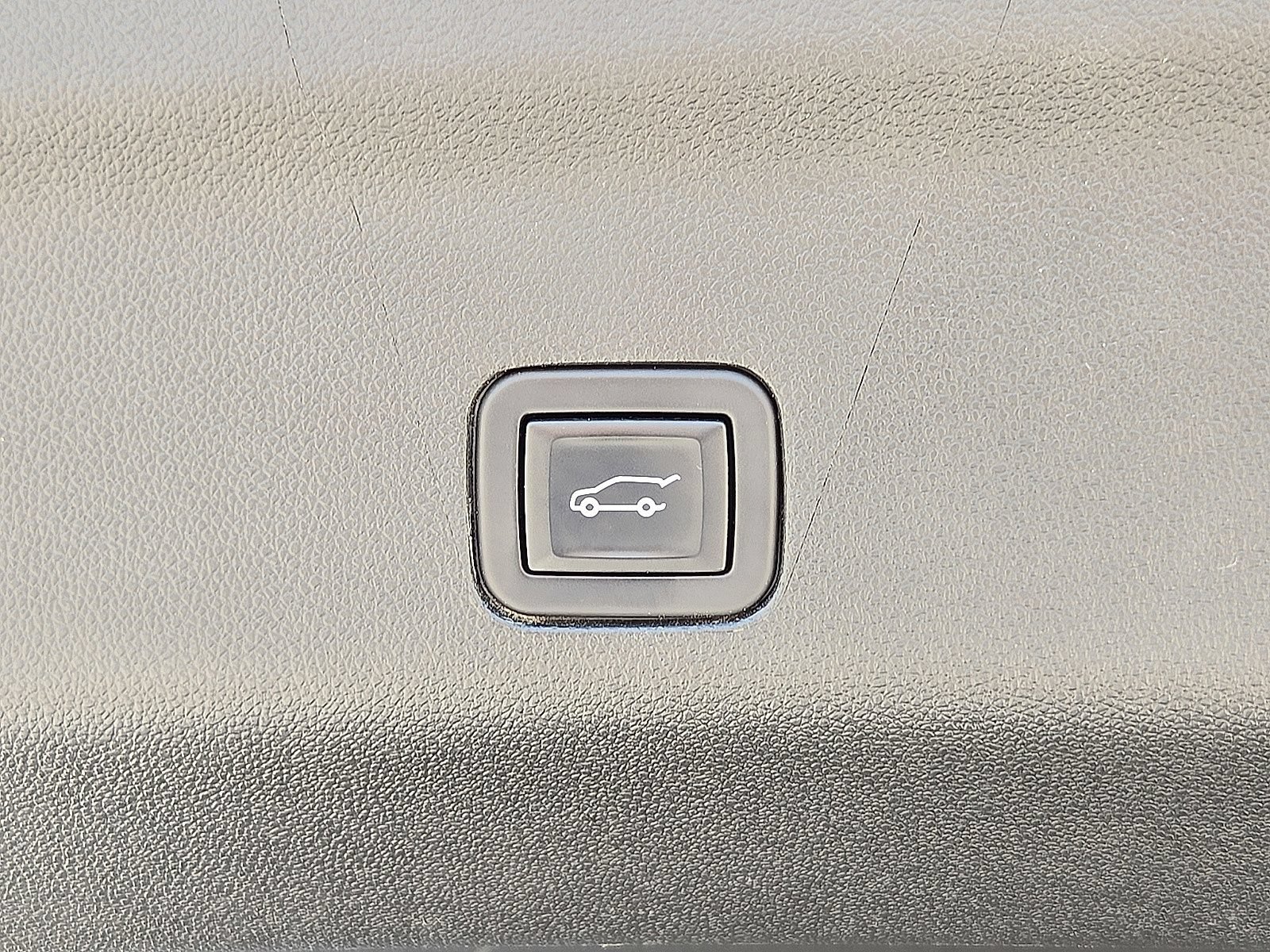 Used 2023 Chevrolet Tahoe High Country AWD/4WD image 15
