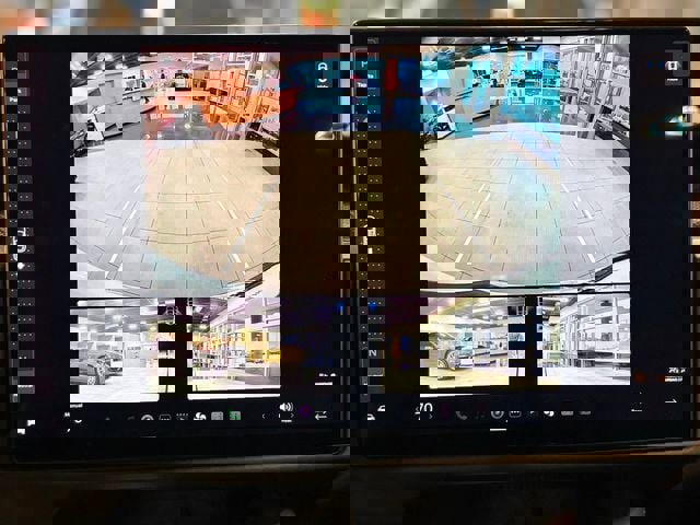 Used 2022 Tesla Model X Plaid image 37