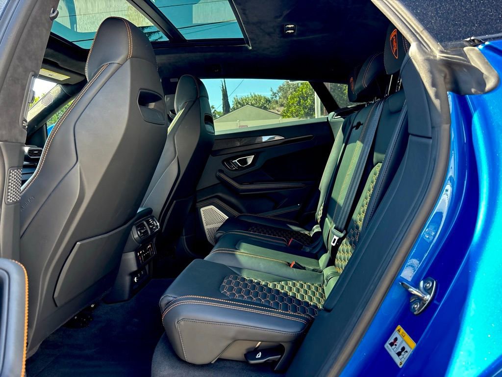 Used 2022 Lamborghini Urus AWD/4WD image 11