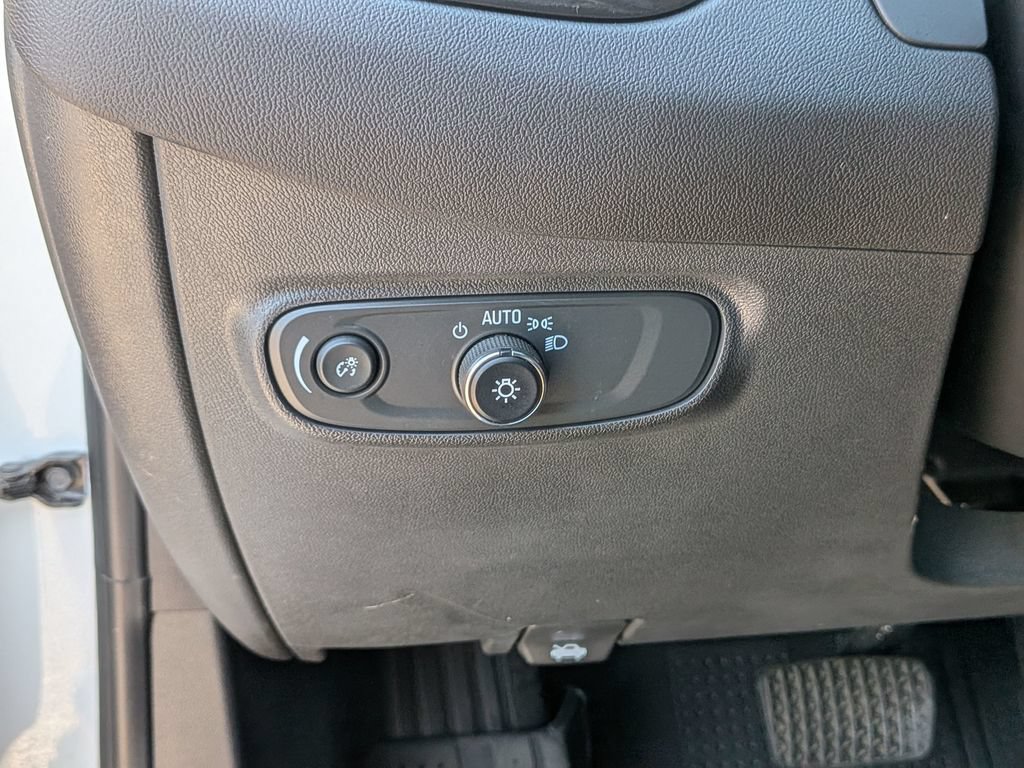 Used 2023 Chevrolet Equinox RS AWD/4WD image 19