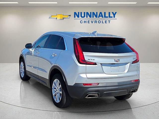 Used 2021 Cadillac XT4 Luxury w/ Cold Weather Package image 3