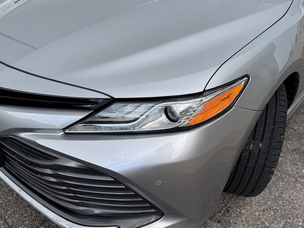 Used 2018 Toyota Camry XLE FWD image 13