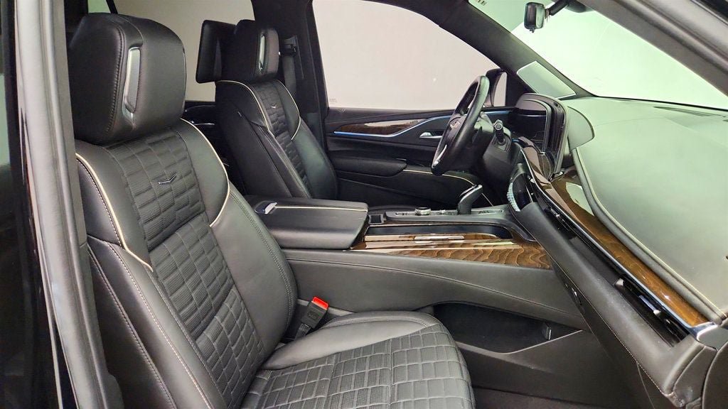 Used 2024 Cadillac Escalade Sport Platinum w/ LPO, ONYX Package AWD/4WD image 25