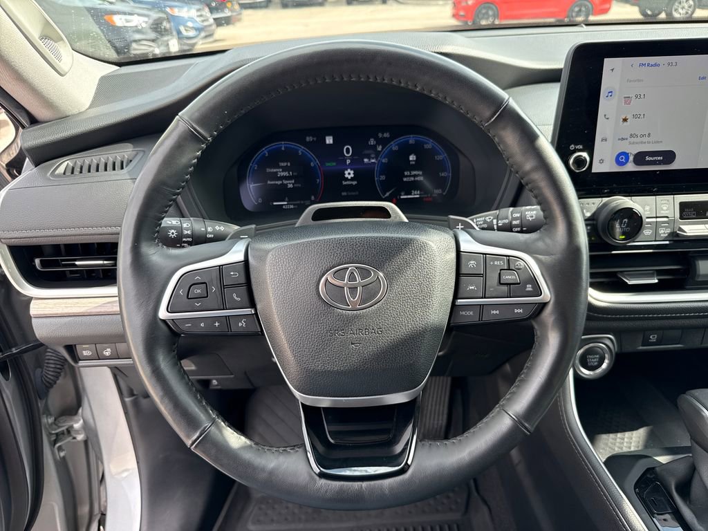 Used 2024 Toyota Grand Highlander AWD image 16