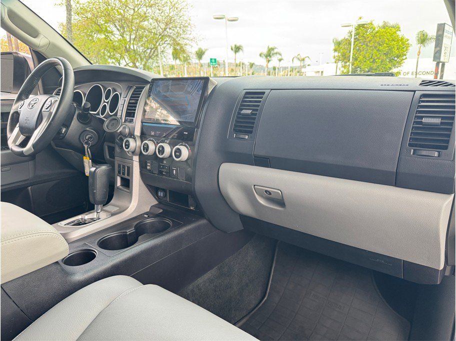 Used 2016 Toyota Sequoia SR5 AWD/4WD image 27