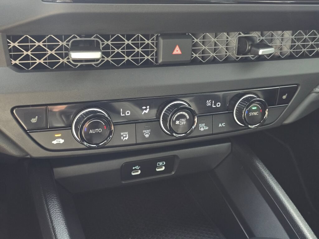 Certified 2025 Honda Accord SE image 32