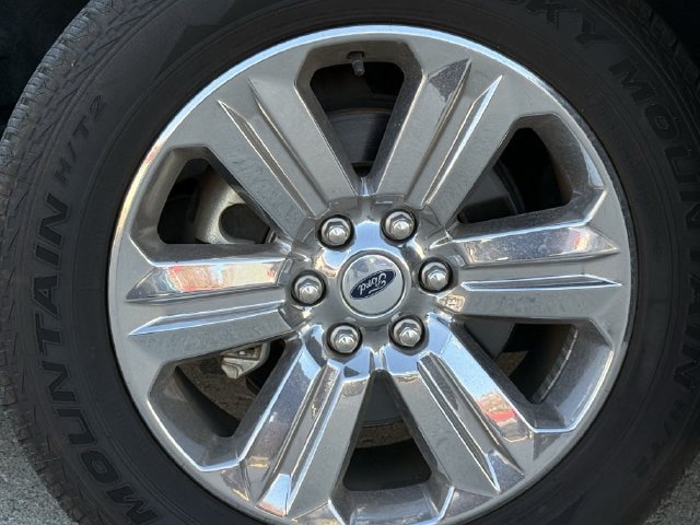 Used 2019 Ford F150 Lariat RWD image 10