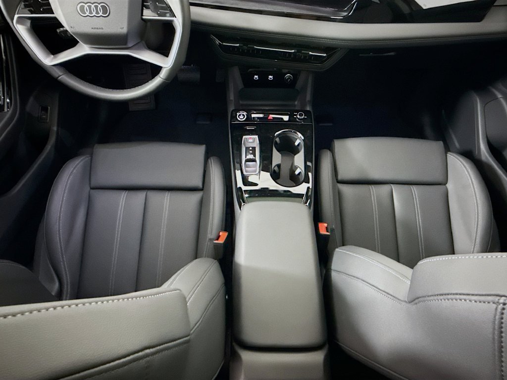Used 2025 Audi Q6 e-tron Premium Plus AWD/4WD image 19