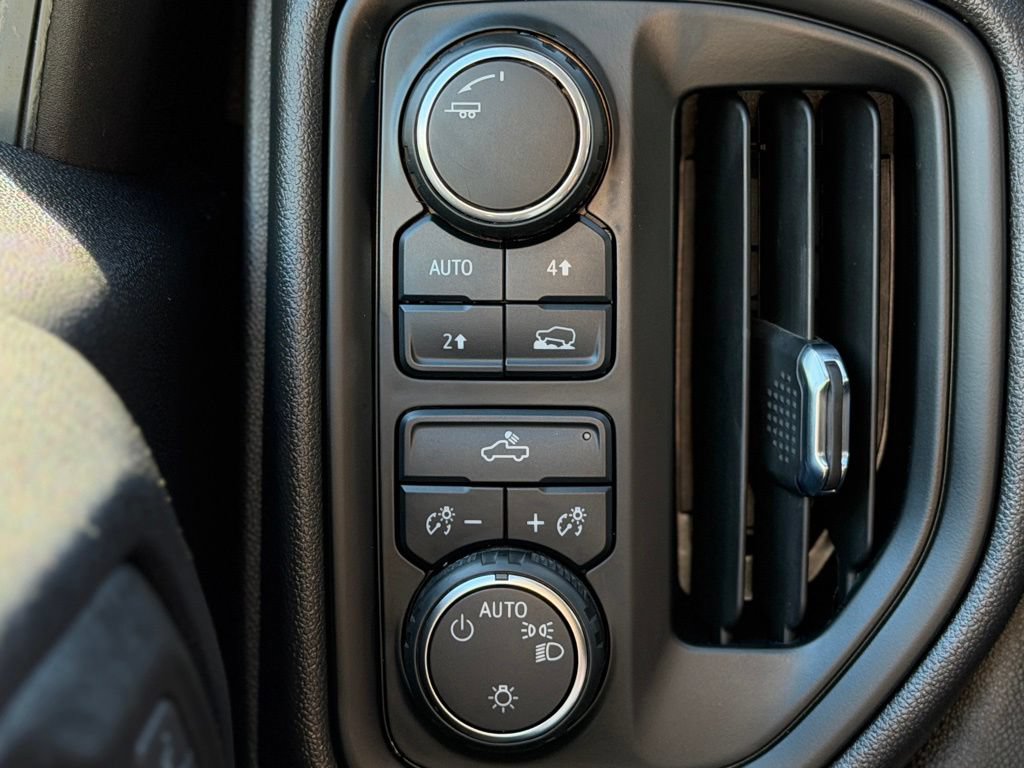 Used 2023 Chevrolet Silverado 1500 Custom AWD/4WD image 21