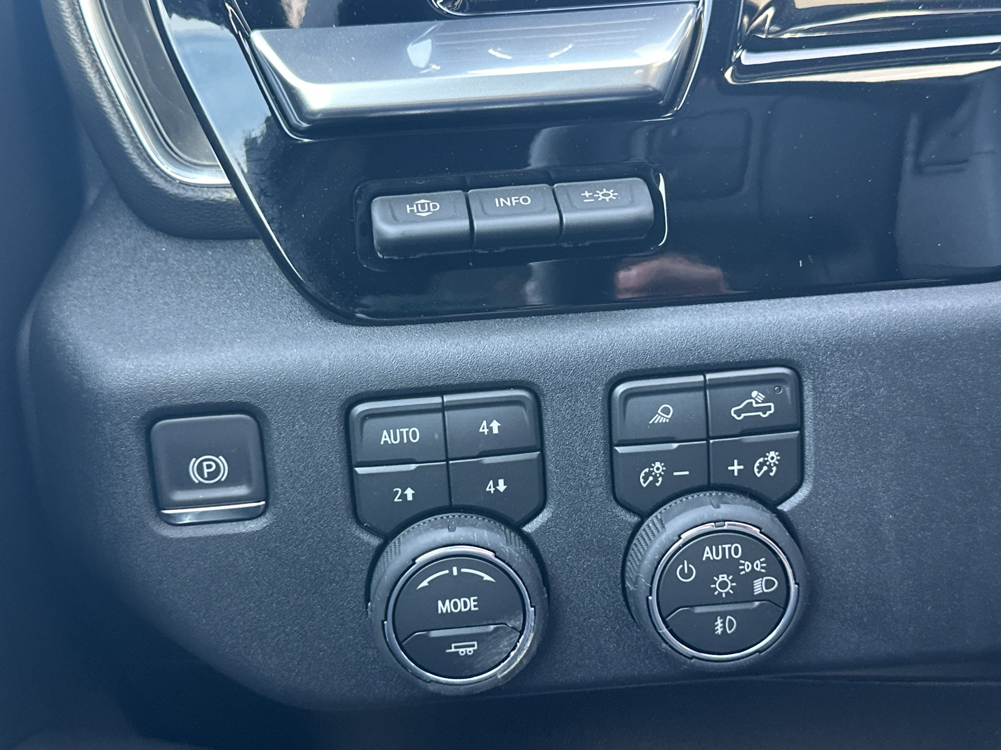 New 2026 Chevrolet Silverado 3500 High Country w/ Technology Package AWD/4WD image 10