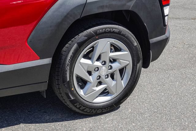 Certified 2025 Hyundai Kona SE FWD image 11