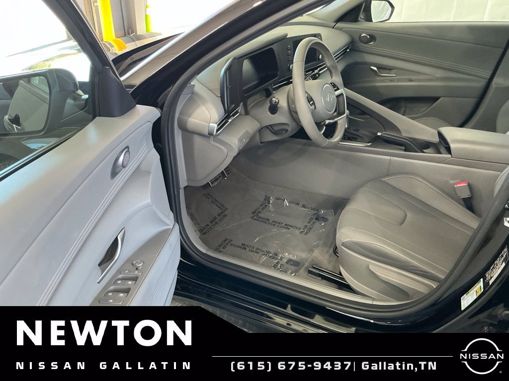 Used 2025 Hyundai Elantra Sport FWD image 6