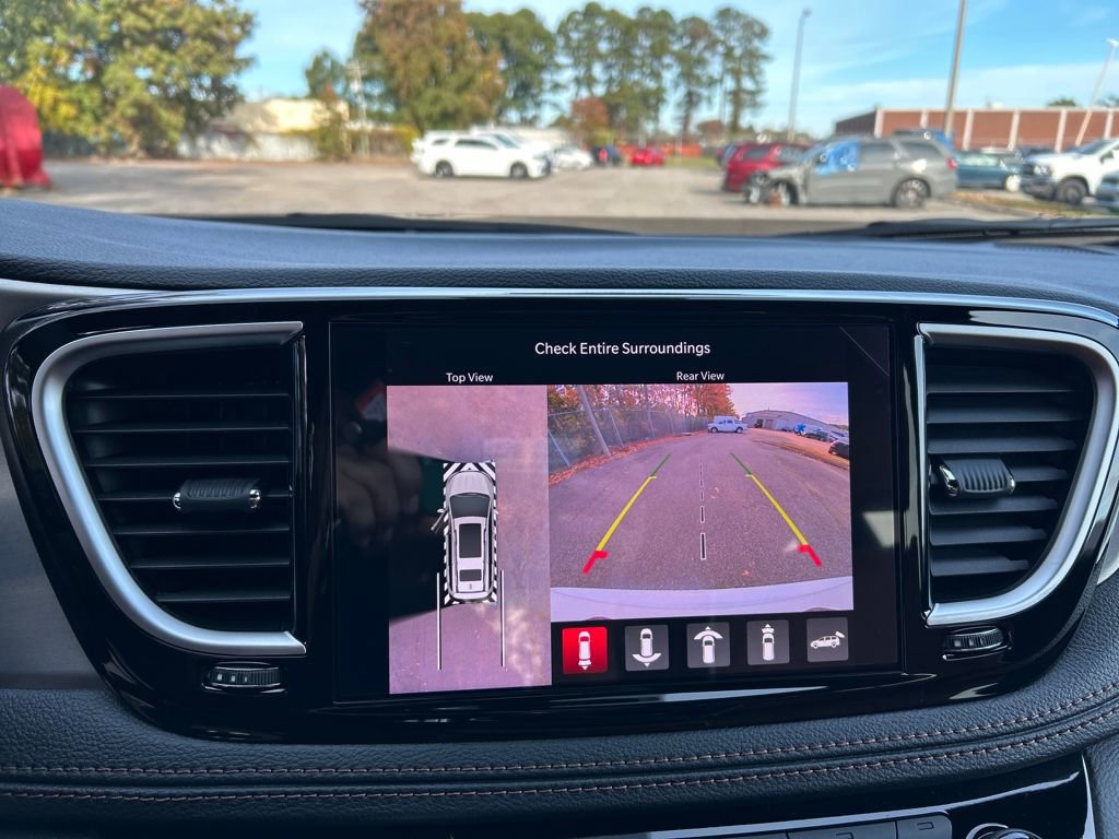 Used 2026 Chrysler Pacifica Pinnacle image 17