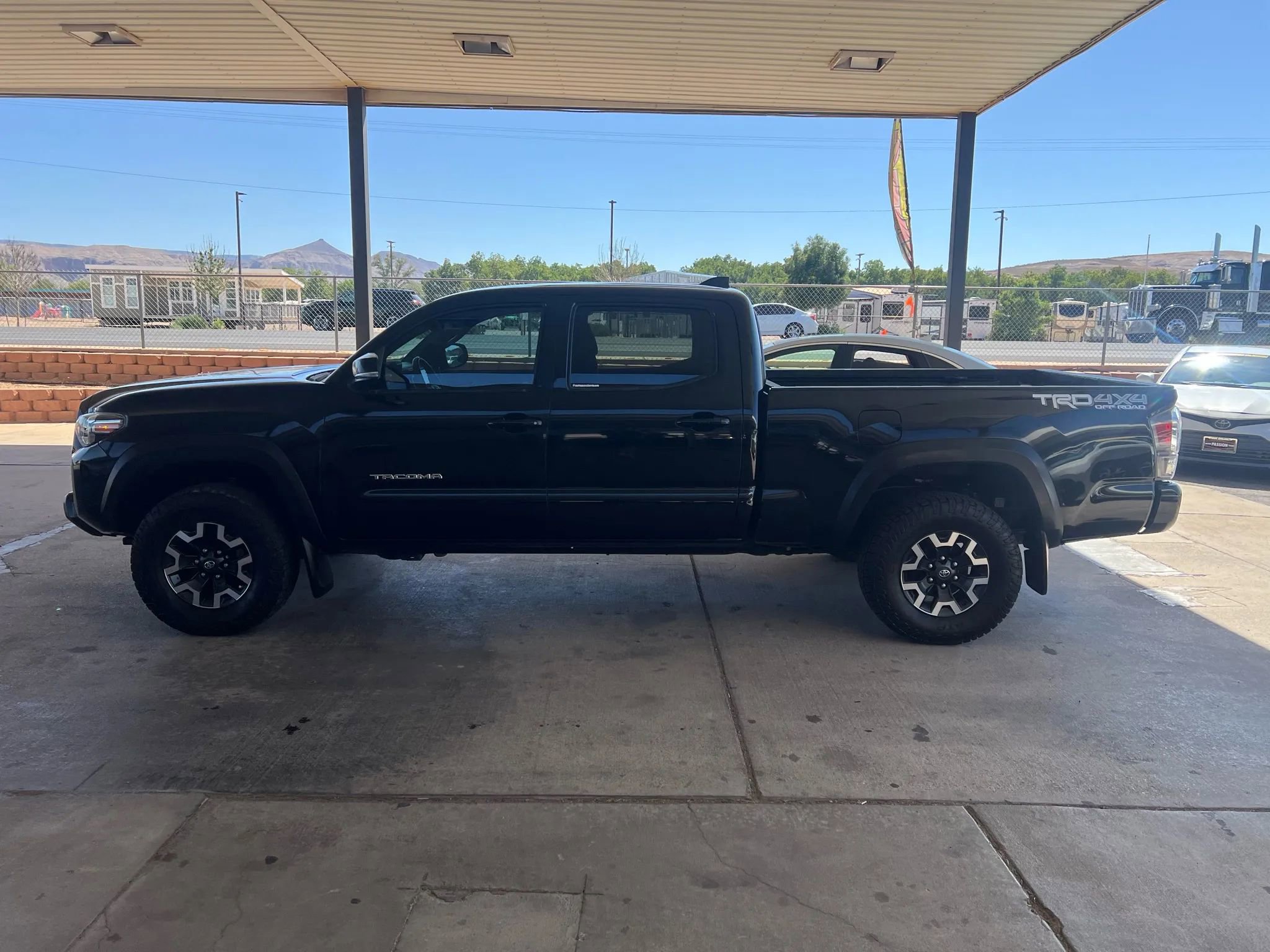 Used 2021 Toyota Tacoma TRD Off-Road image 8