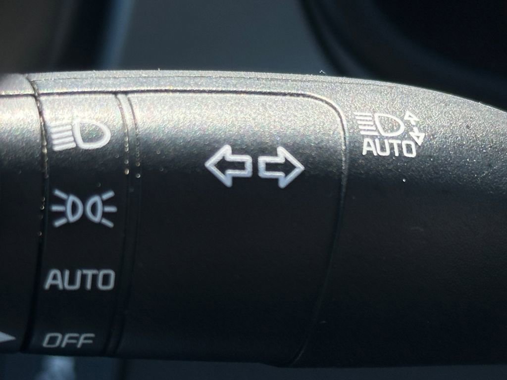 Used 2022 Kia Rio S w/ Technology Package image 23