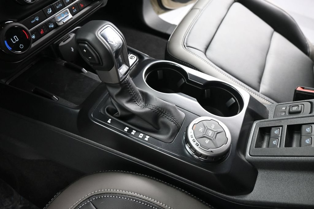 New 2026 Ford Bronco Outer Banks AWD/4WD image 17