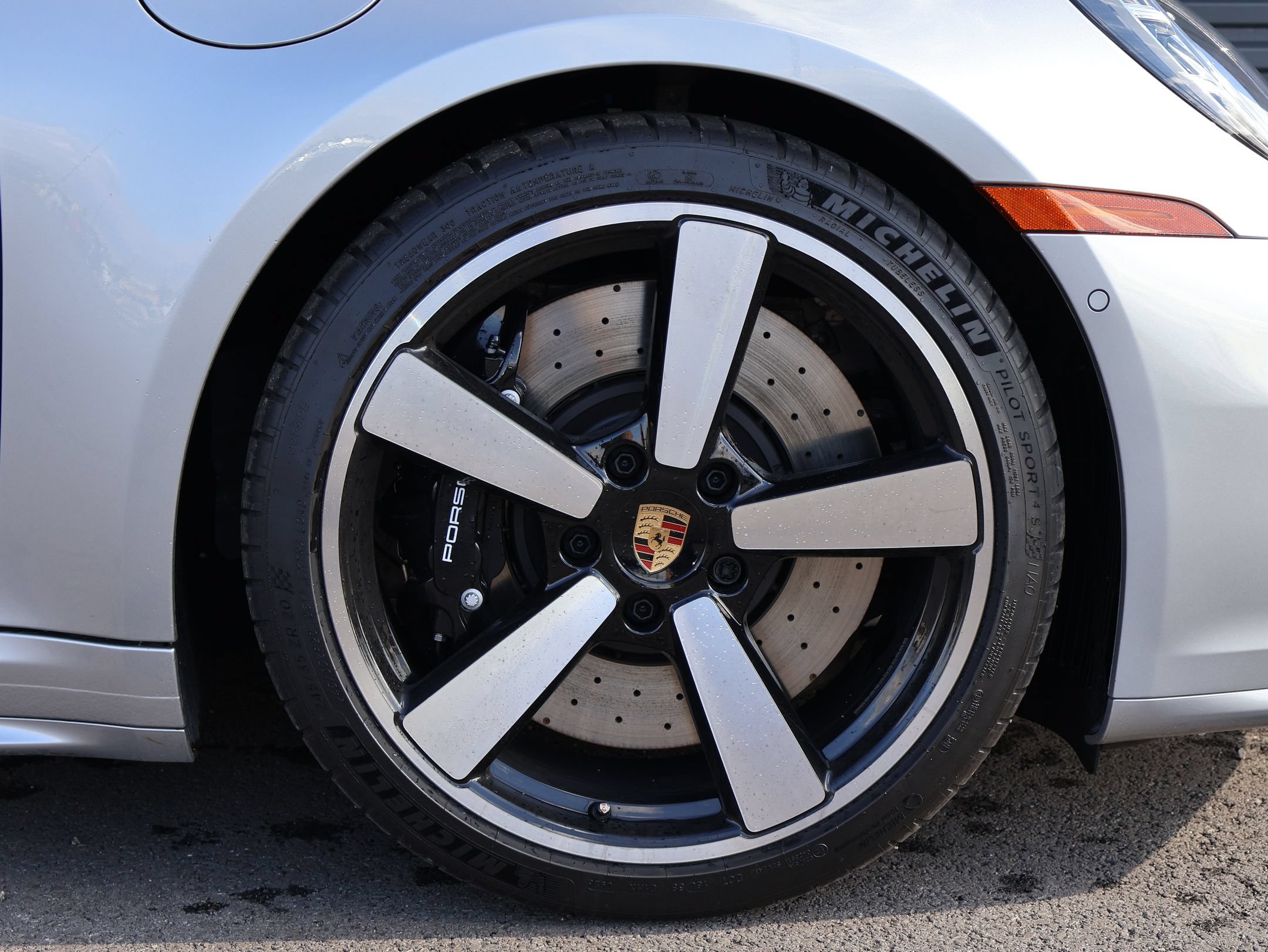 Certified 2026 Porsche 911 Carrera 4S AWD/4WD image 31