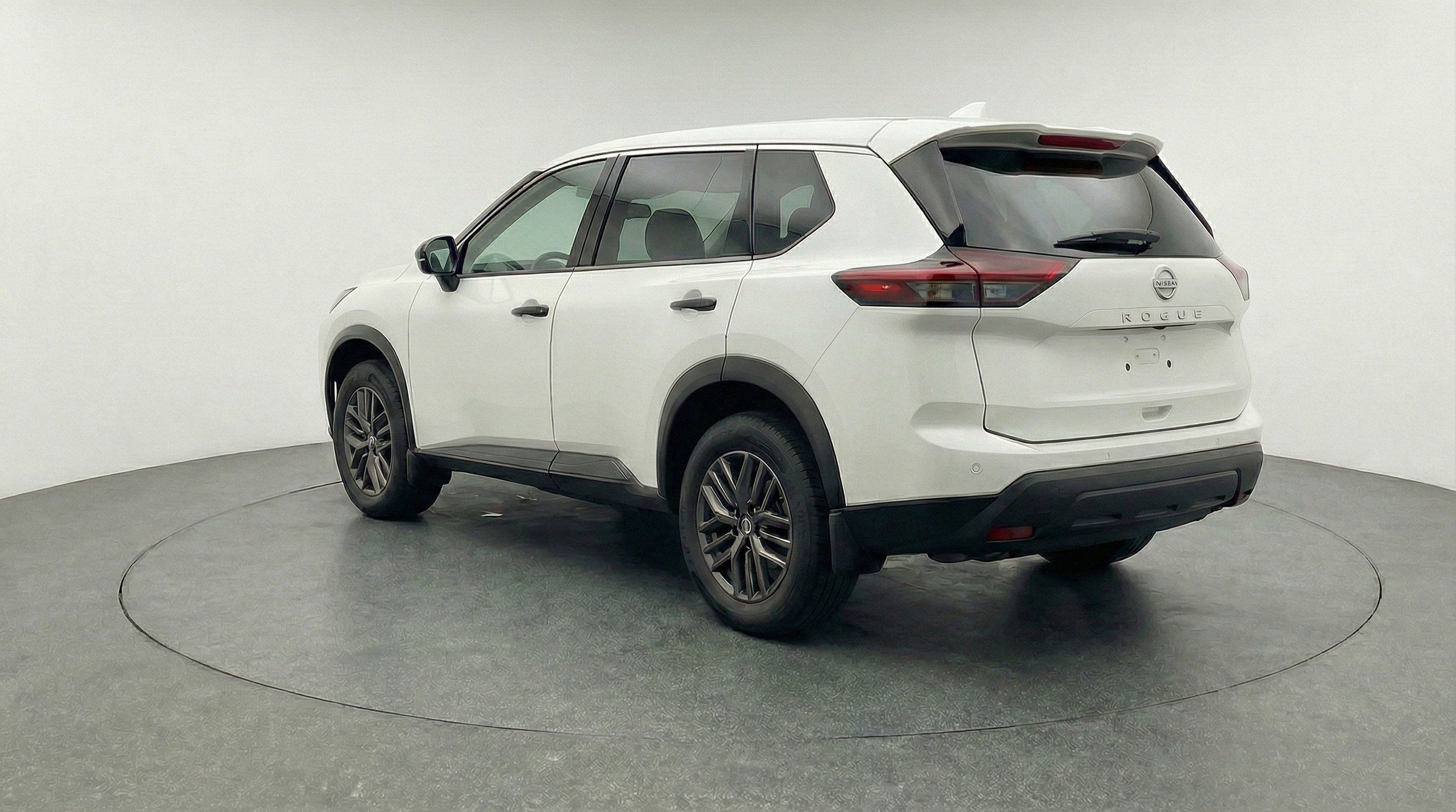 Used 2024 Nissan Rogue S FWD image 6
