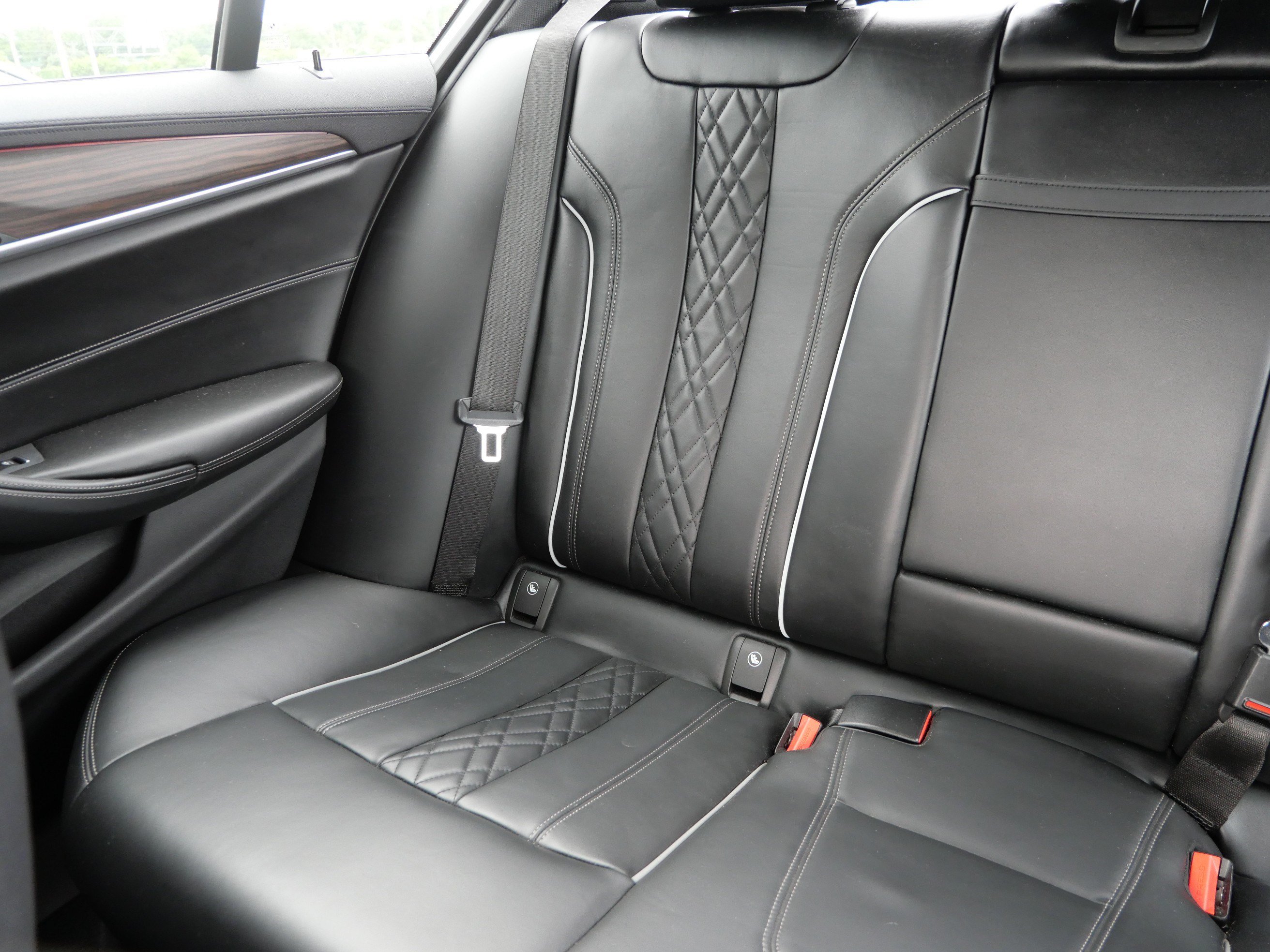 Used 2018 BMW M550i xDrive AWD/4WD image 12