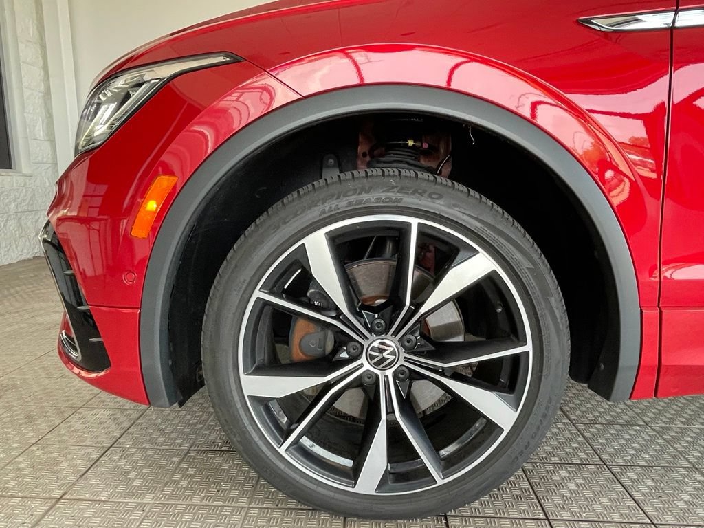 Used 2024 Volkswagen Tiguan SEL R-Line AWD/4WD image 31