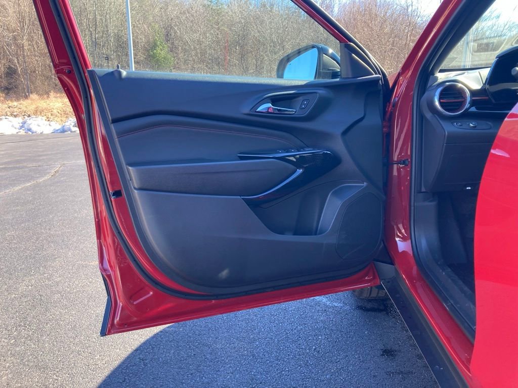 New 2026 Chevrolet Trax RS w/ Driver Confidence Package image 25