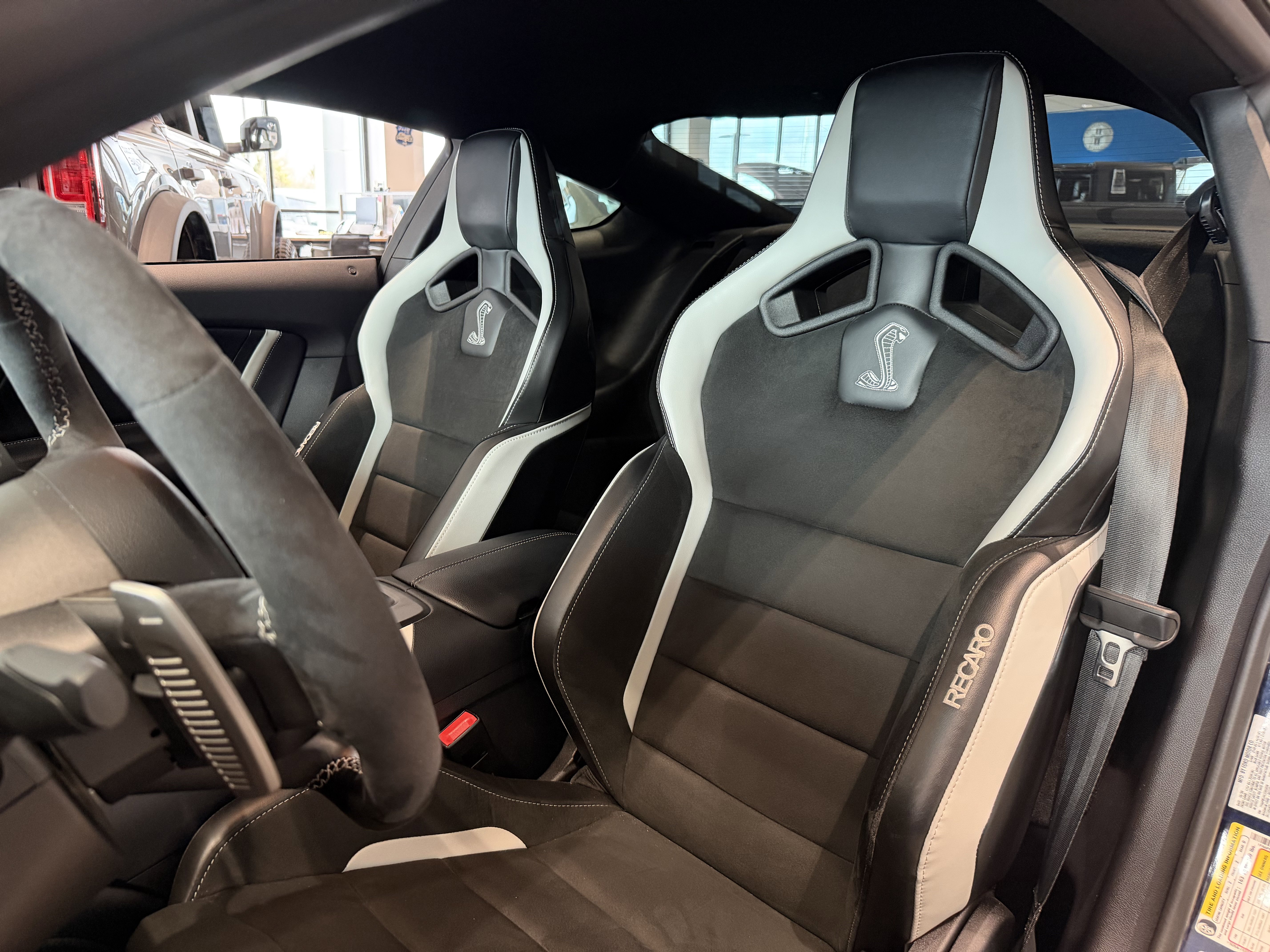 Used 2020 Ford Mustang Shelby GT500 w/ Carbon Fiber Track Pack image 16