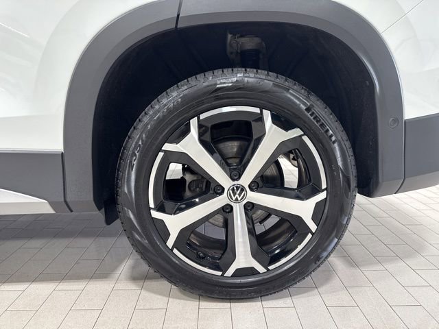 Used 2025 Volkswagen Tiguan SE image 23