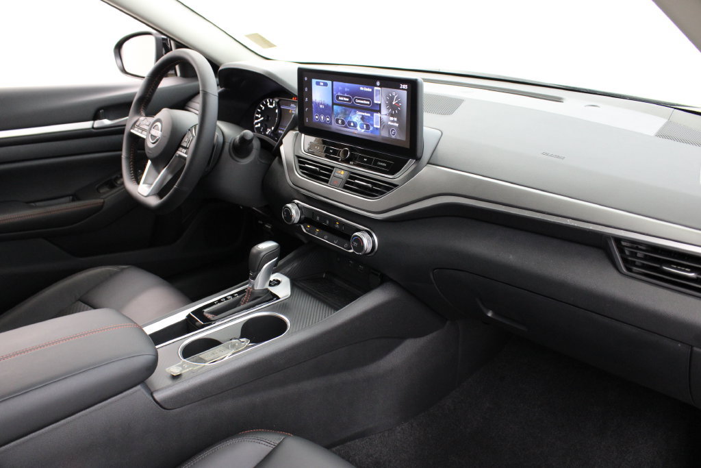 Certified 2026 Nissan Altima 2.5 SR FWD image 24