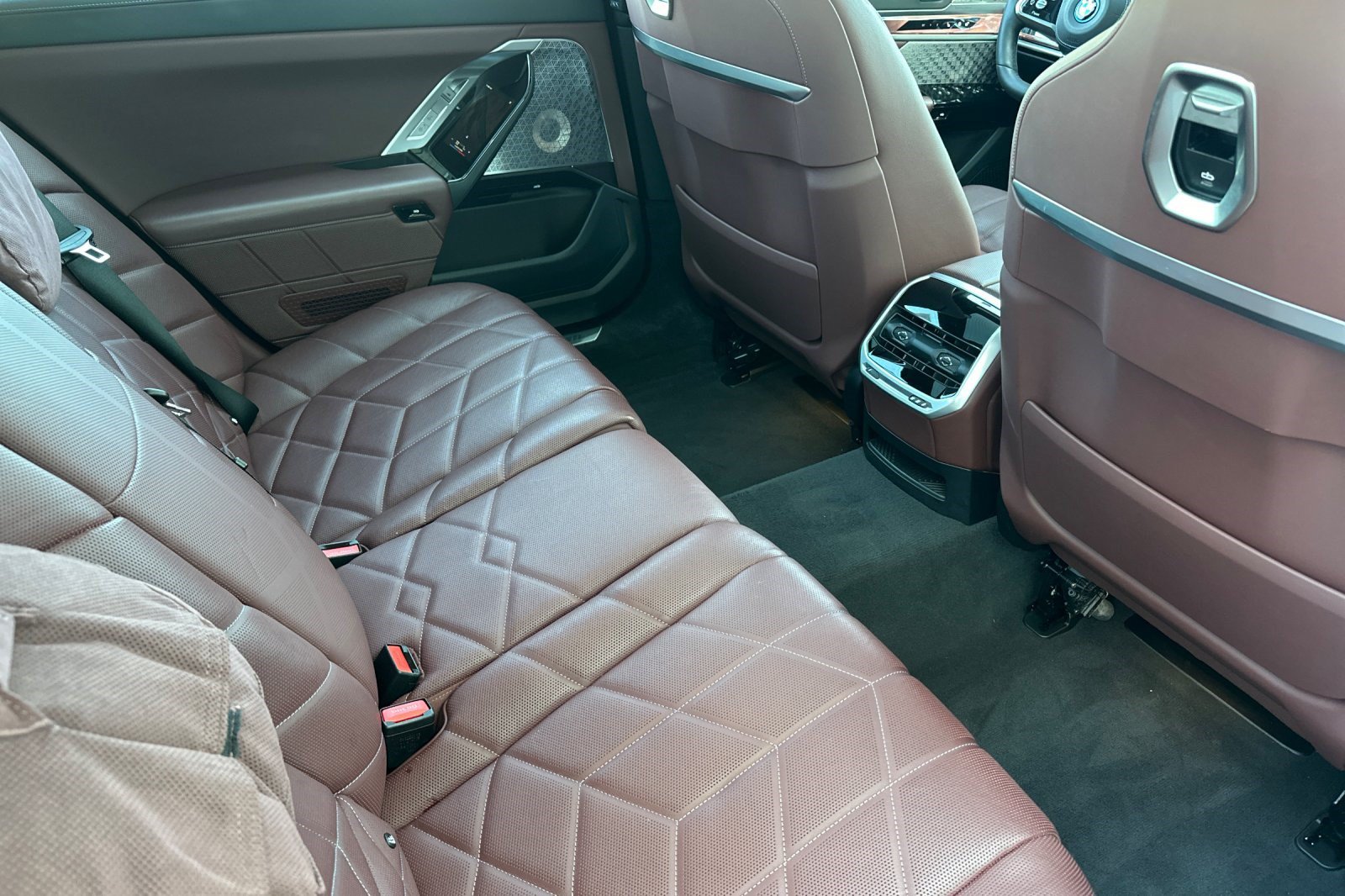 Certified 2023 BMW i7 xDrive60 AWD/4WD image 32