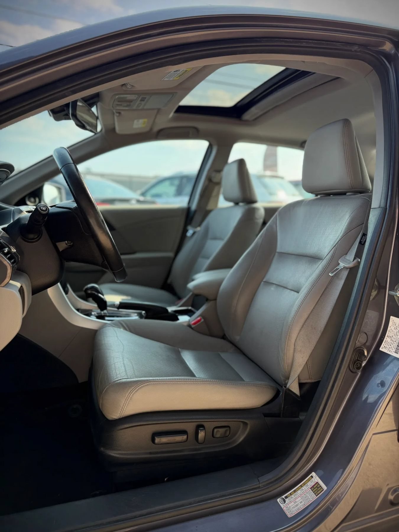 Used 2017 Honda Accord EX-L image 7