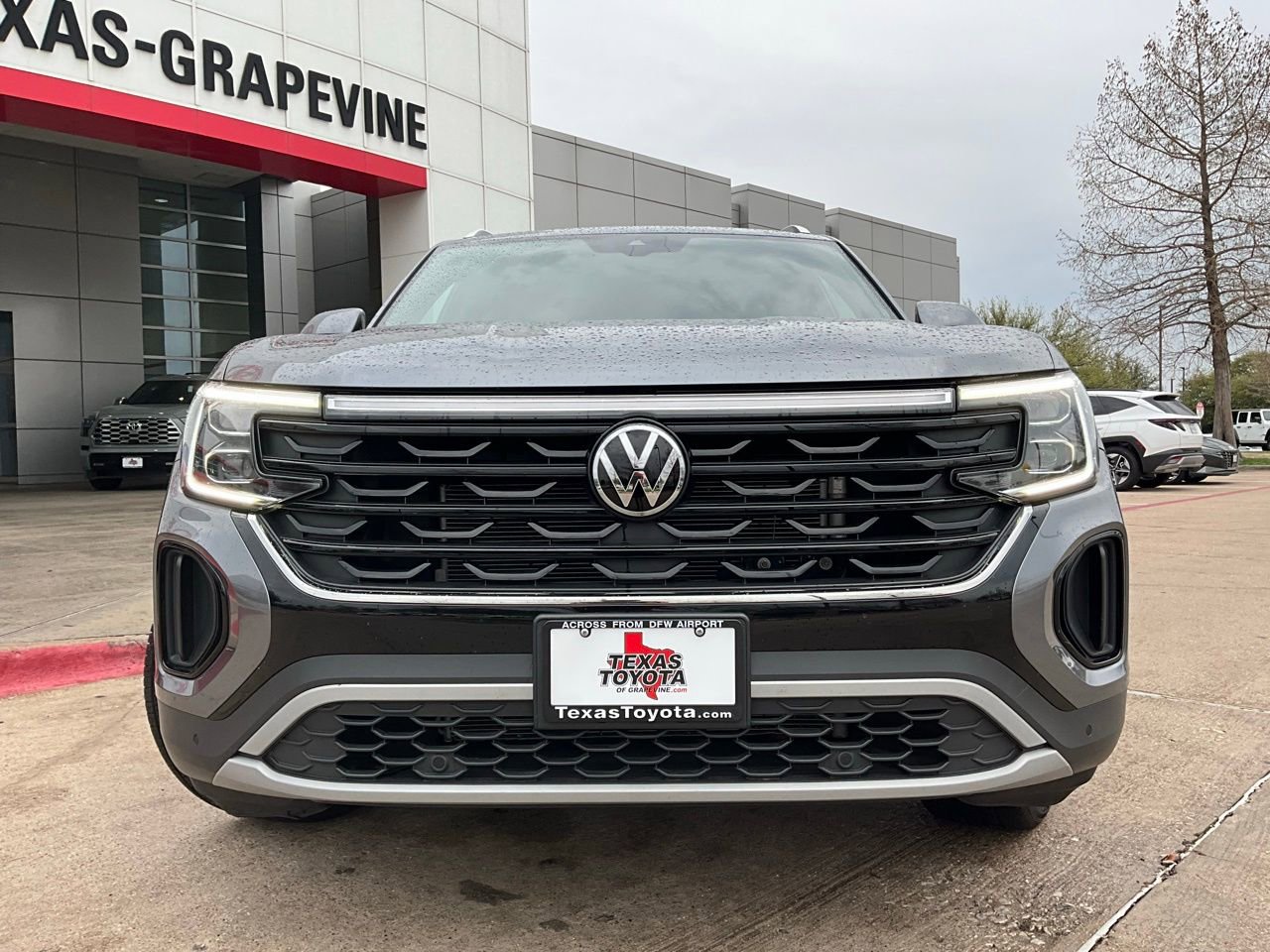 Used 2025 Volkswagen Atlas Cross Sport SE image 3