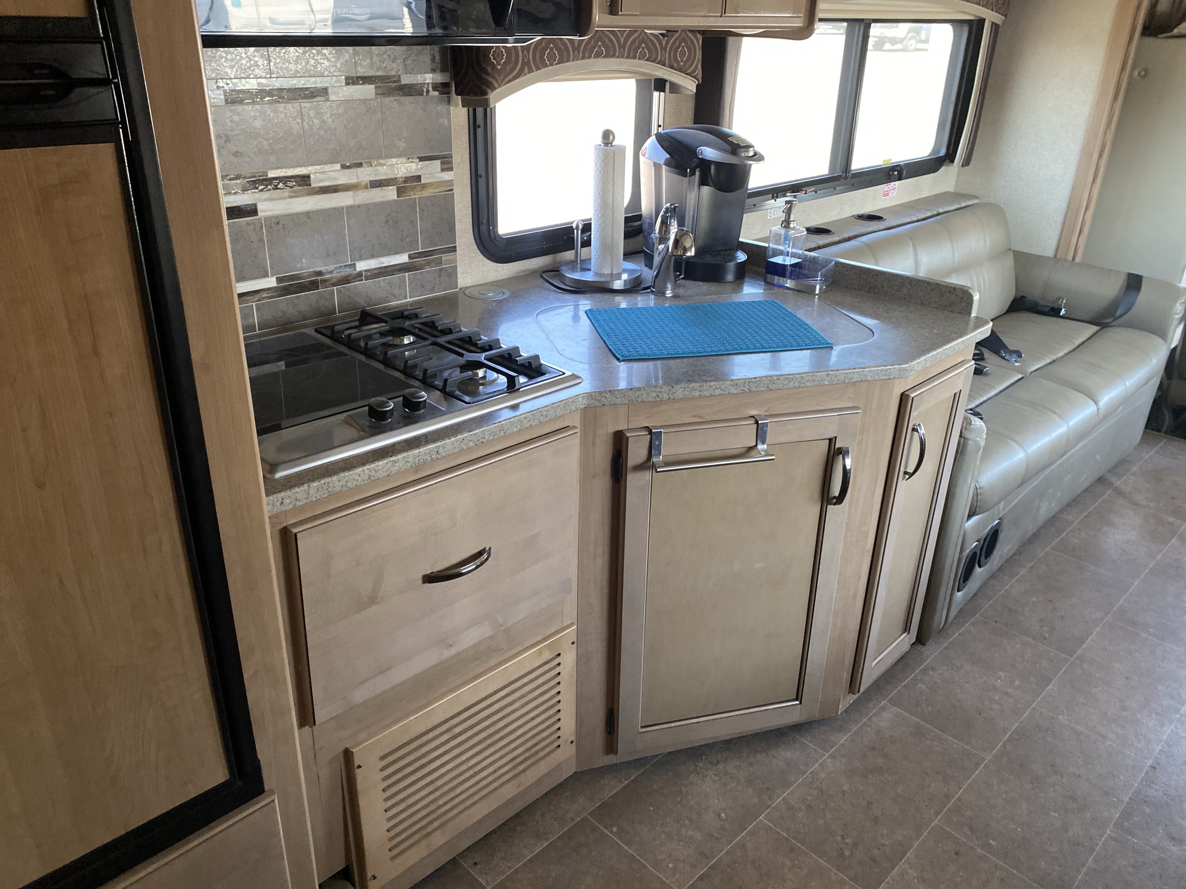 Used 2017 Ford E-450 and Econoline 450 Super Duty w/ Motorhome Prep Package RWD image 11