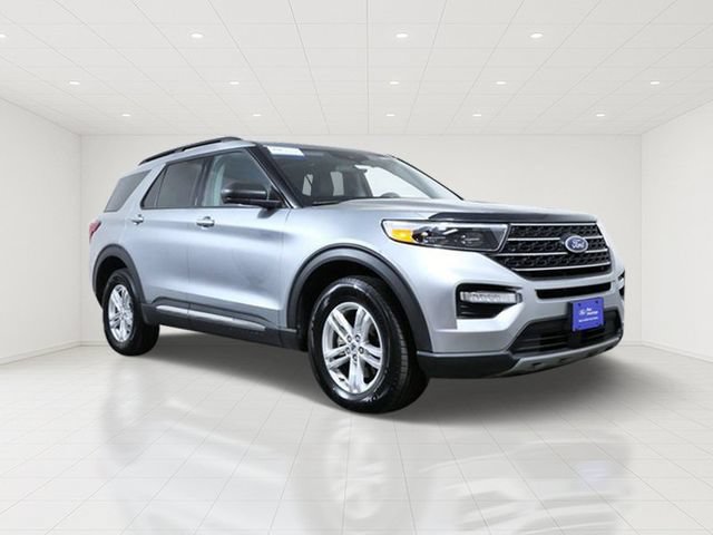 Certified 2024 Ford Explorer XLT w/ Equipment Group 202A AWD/4WD image 1