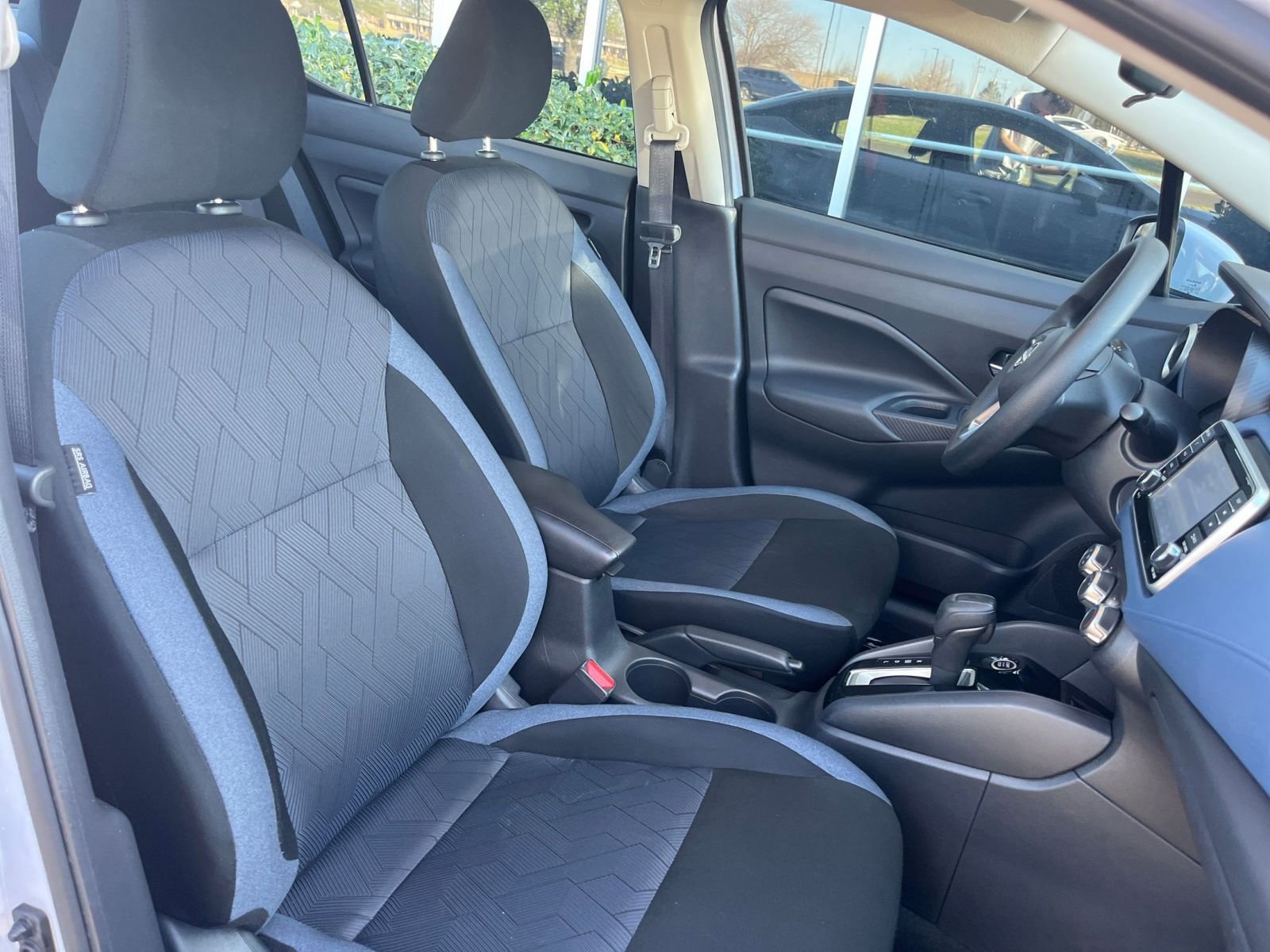 Used 2025 Nissan Versa SV image 34