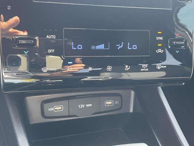 Used 2024 Hyundai Santa Cruz SEL image 17