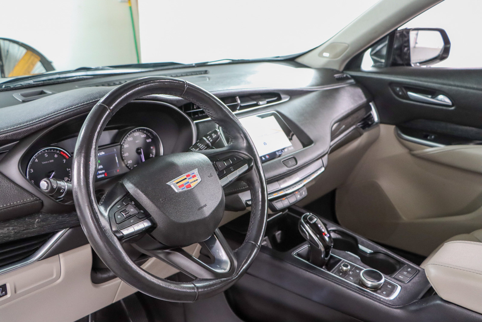 Used 2023 Cadillac XT4 Premium Luxury w/ Cold Weather Package FWD image 23