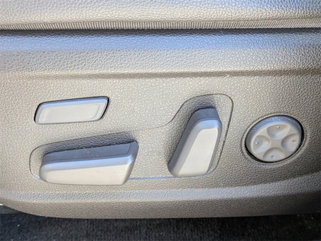 Used 2020 Hyundai Santa Fe Limited image 23