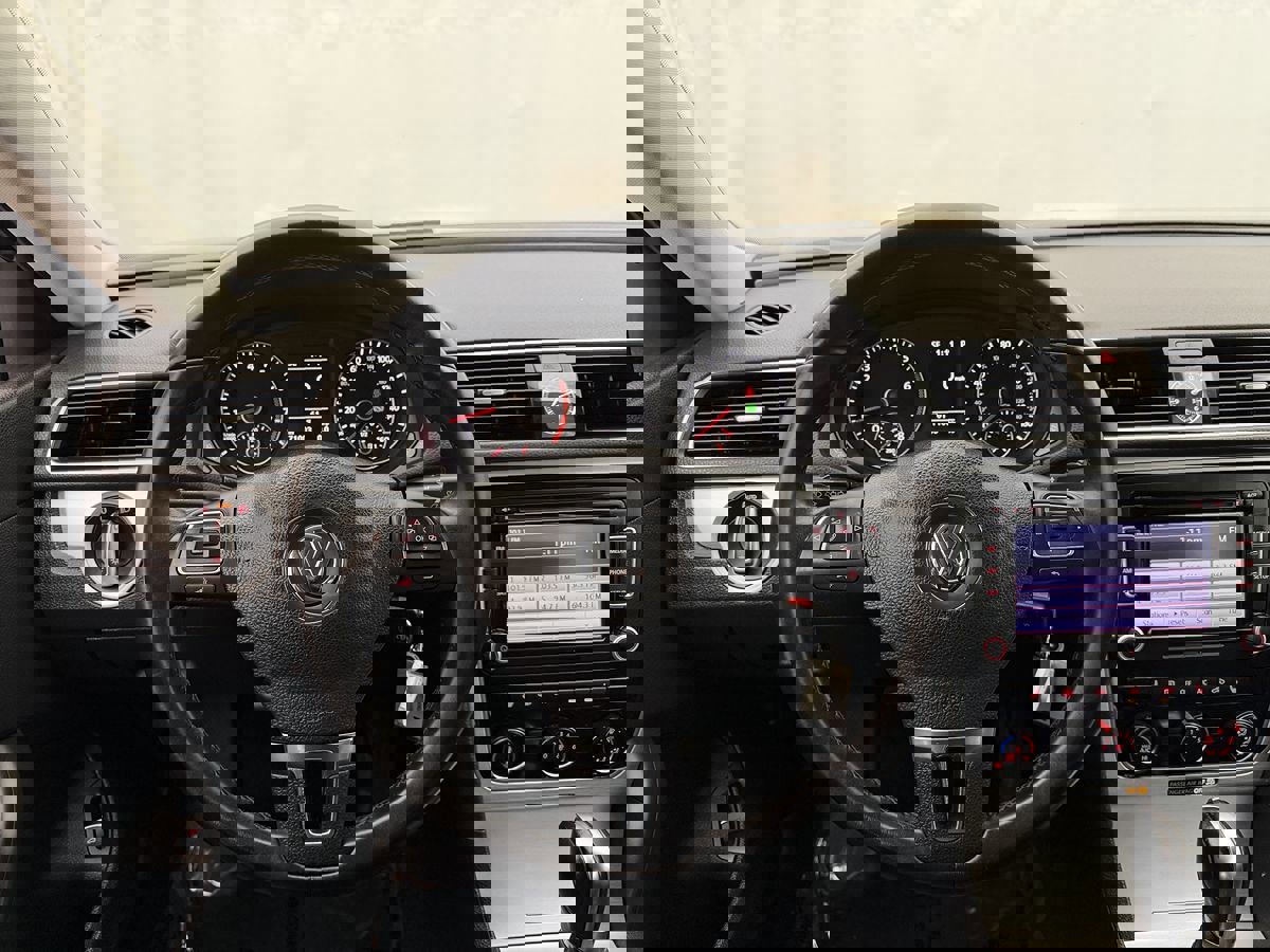 Used 2013 Volkswagen Passat 2.5 SE image 10