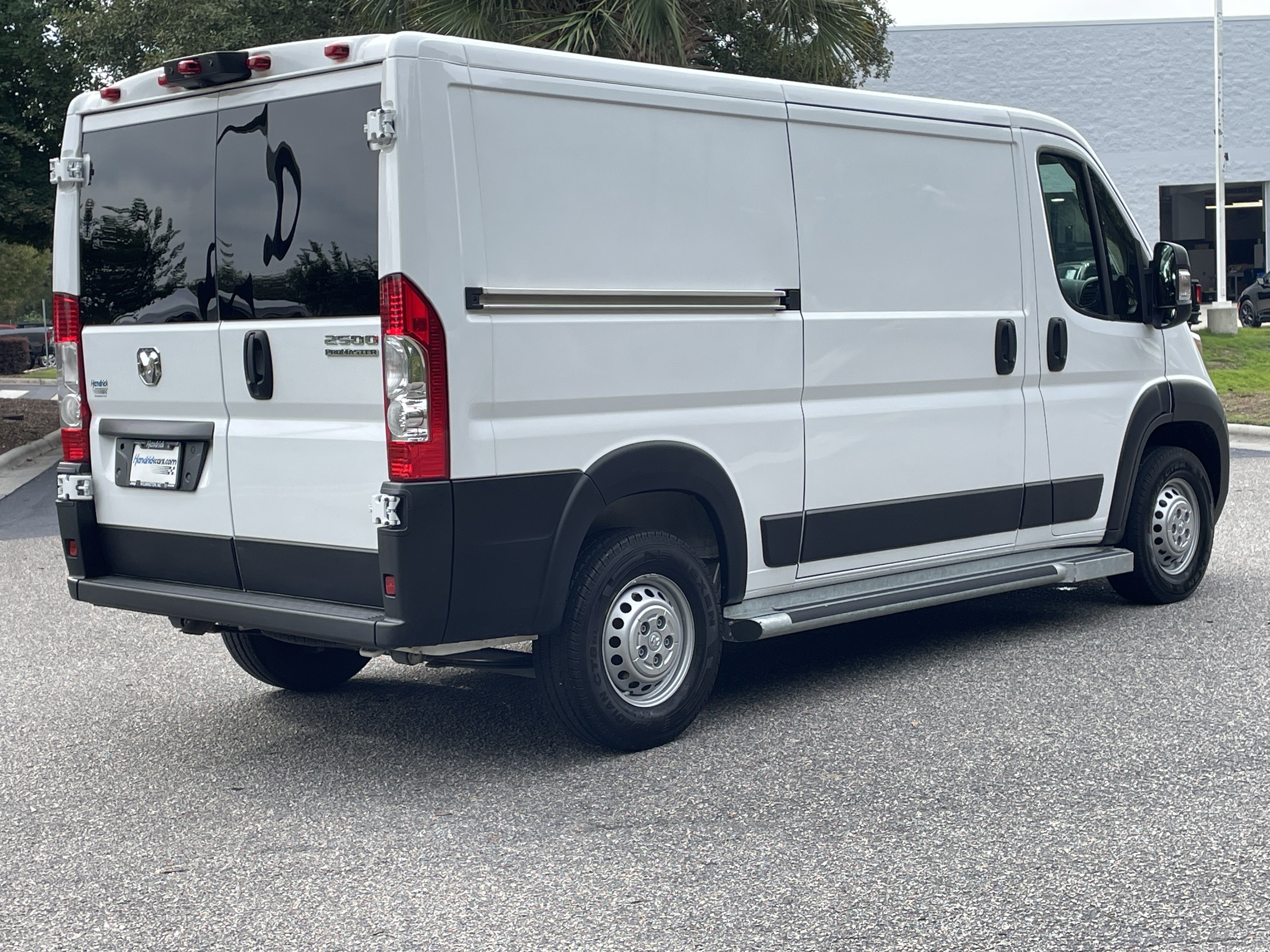 Used 2025 RAM ProMaster 2500 w/ U-Haul Equipment Group FWD image 9