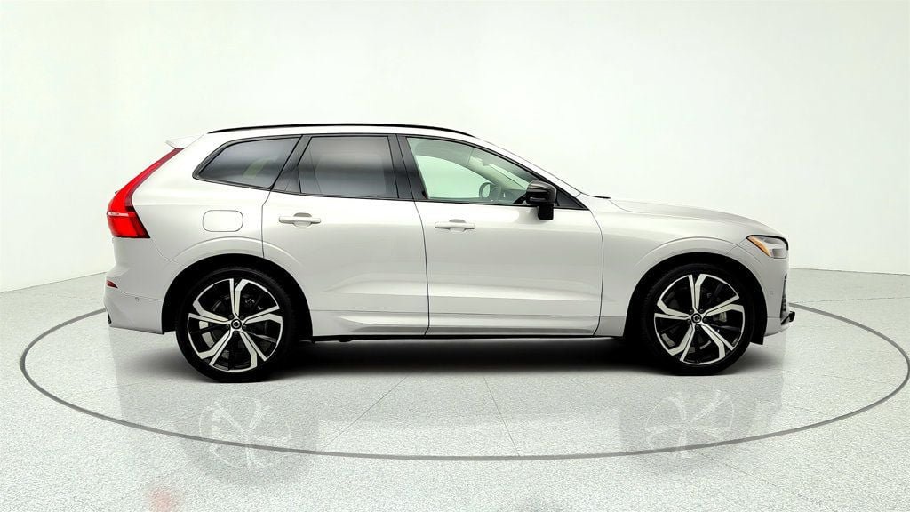 Used 2025 Volvo XC60 B5 Ultra w/ Climate Package AWD/4WD image 4